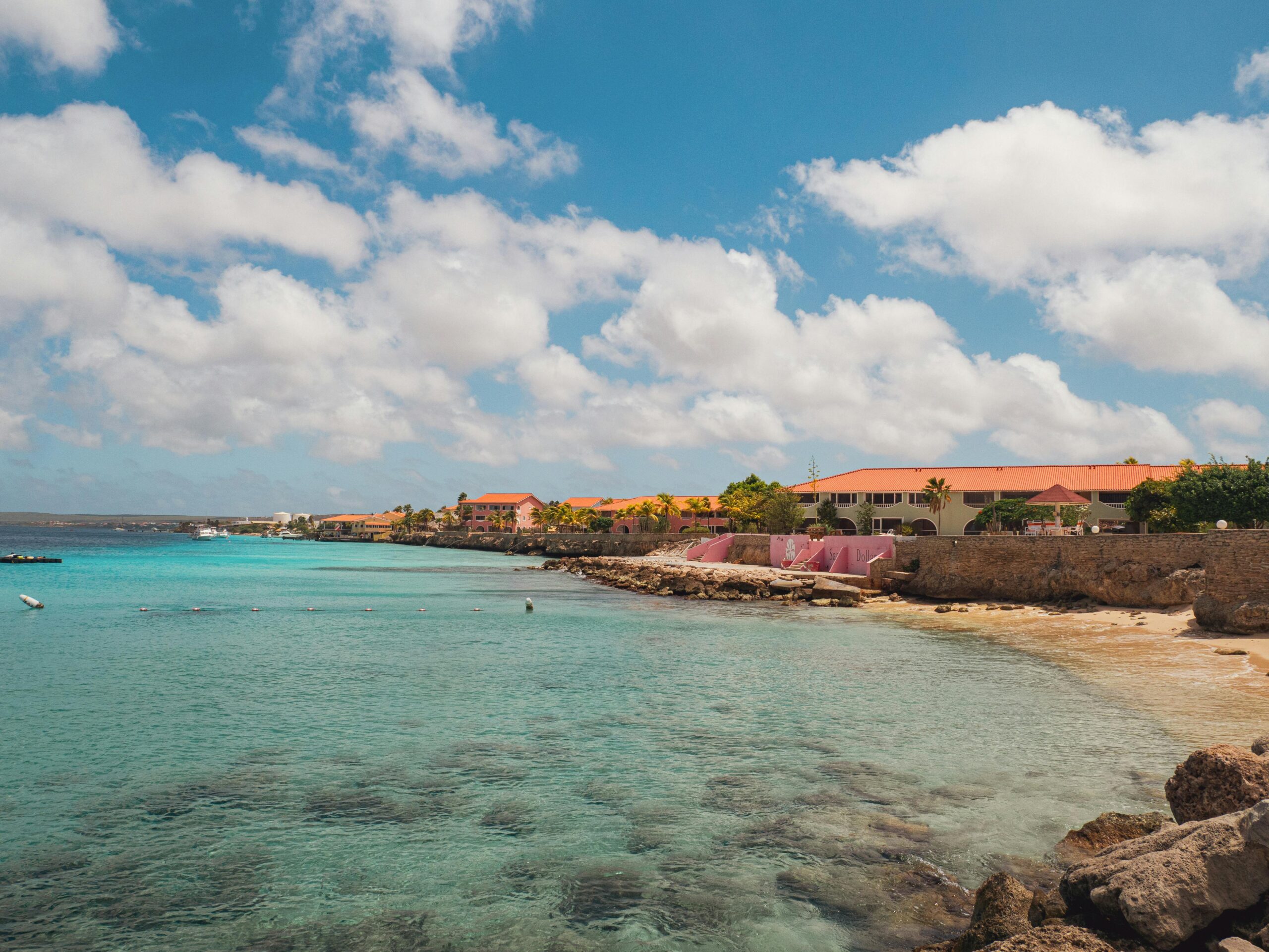 Tanja Pijnenburg op Bonaire voor Biblionef